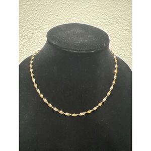 Italy ka 1772, 925 silver twisted herringbone 18" necklace